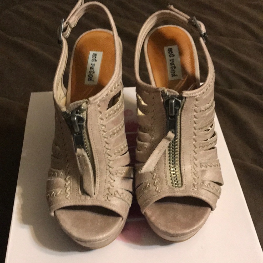 Cream Wedges